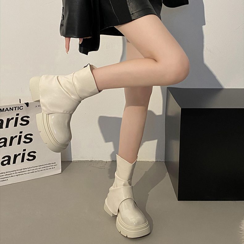 2025 new super hot thick sole multifunctional black women's single leg shorts, high-end designer fashion American boots