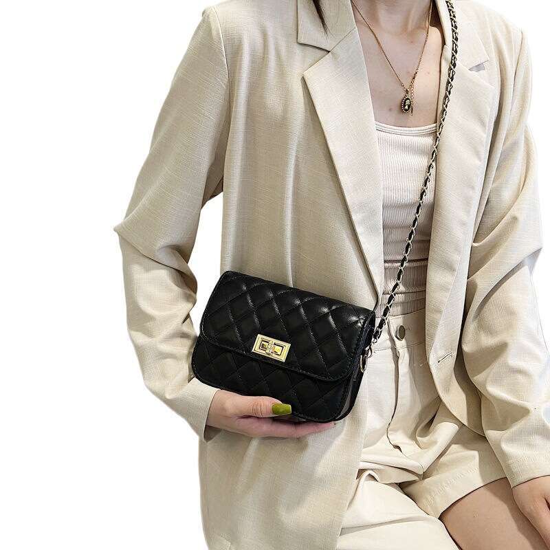 Xiaoxiangfeng diamond grid chain for women 2025 new trendy and versatile crossbody chic Korean version small bag mini