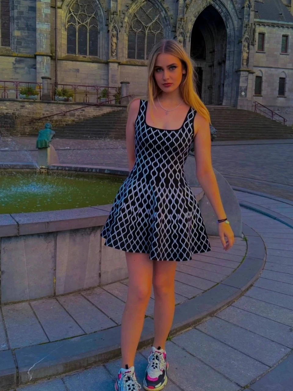 2025 SpringSummer n Sleeveless Knitted Womens Dress Black Sexy Short Skirt Paris Clothing 250403