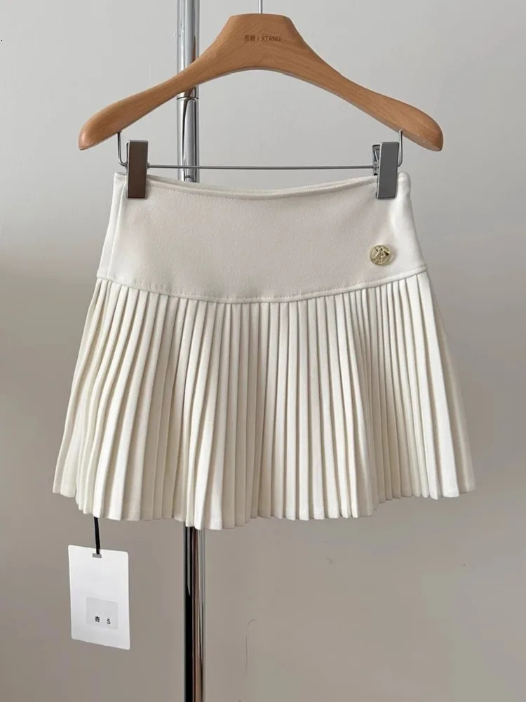 Small Fragrance Autumn Winter Beading Tweed Pearls Short Jacket CoatMini Pleated Skirt Suit 2 Piece Women High Quality Outfits 251104