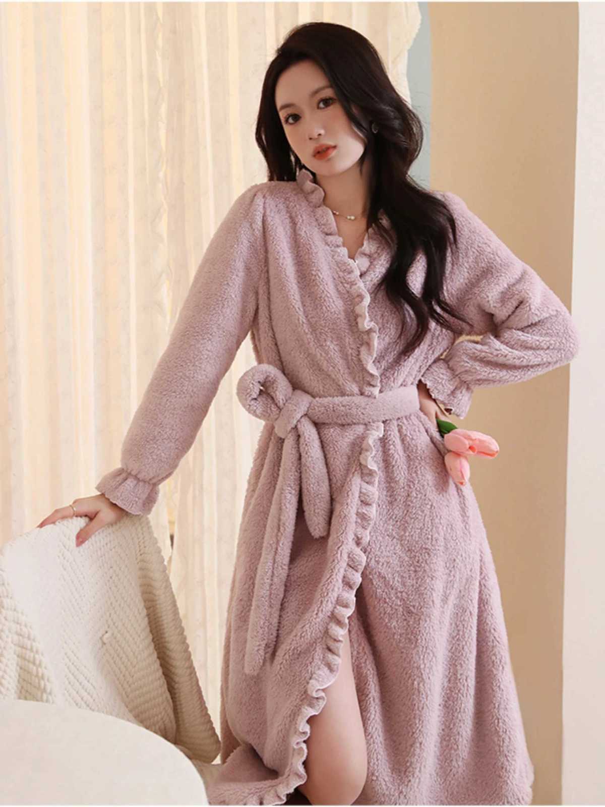 Winter Coral Fleece Robes Women Solid Ruffles Plush Plus Velvet Thicker Sleepwear Soft Comfortable Long Bathrobe Females Simple C251104