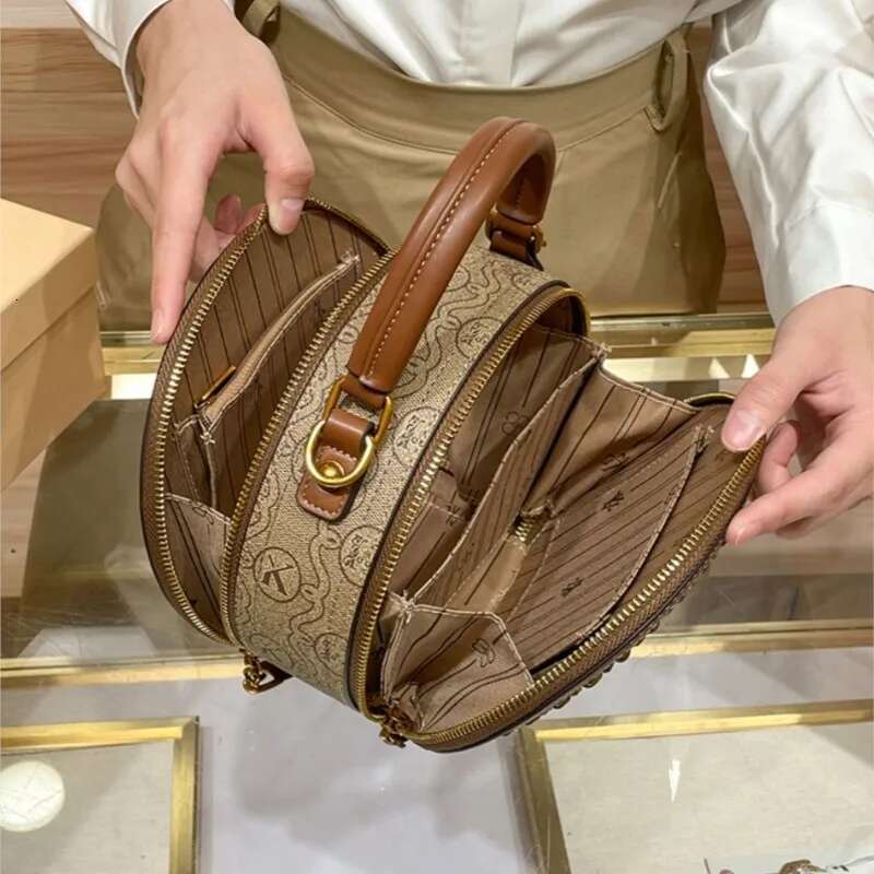 Women's Handbag Light Brand Handheld Round New 2024 Premium Genuine Leather Shoulder Designer Retro Crossbody Bag