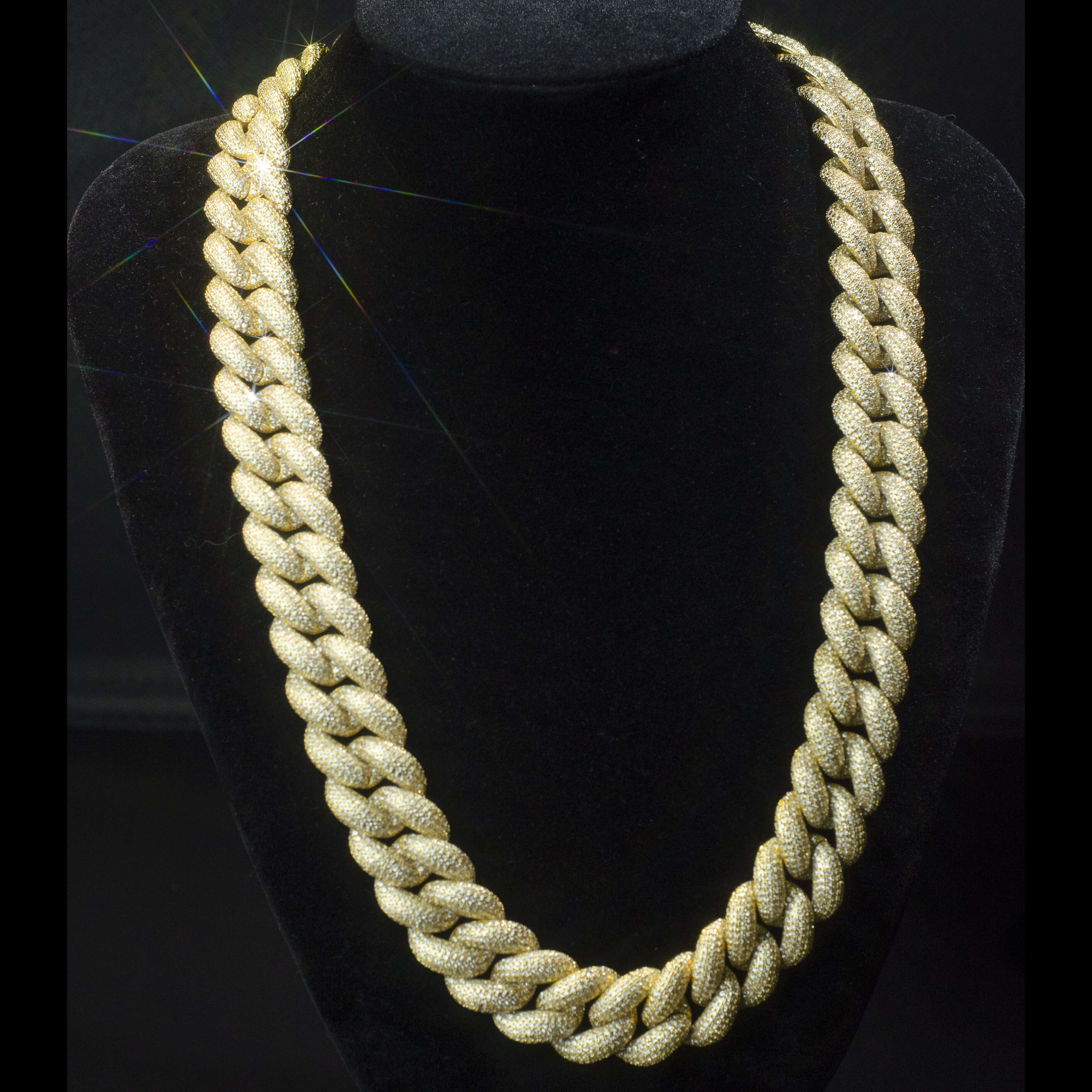 Trendy 14MM VVS Diamond Cuban Chain Bracelet Wholesale for an Elegant Touch