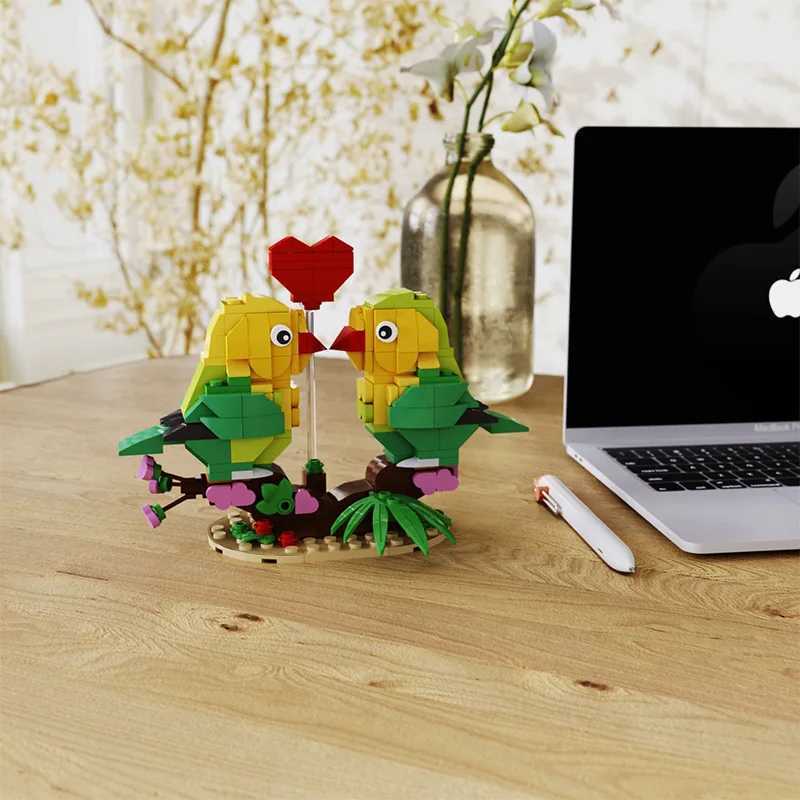 Valentines Day Gift MOC Building Blocks Ornament Love Bird Model Childrens Educational Building Blocks Toy C251104