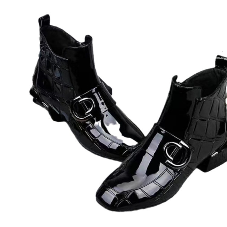 2025 new short patent leather flat bottomed square toe side zipper with velvet British designer fashionable women's bare boots