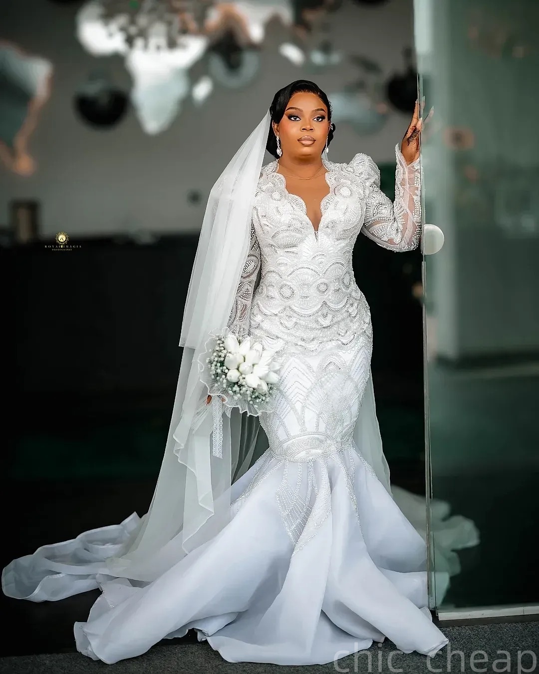 2025 Arabic Aso Ebi Plus Size White Wedding Dress Beaded Crystals Full Sleeves Organza Luxurious Bridal Gowns Dresses ZJ0557