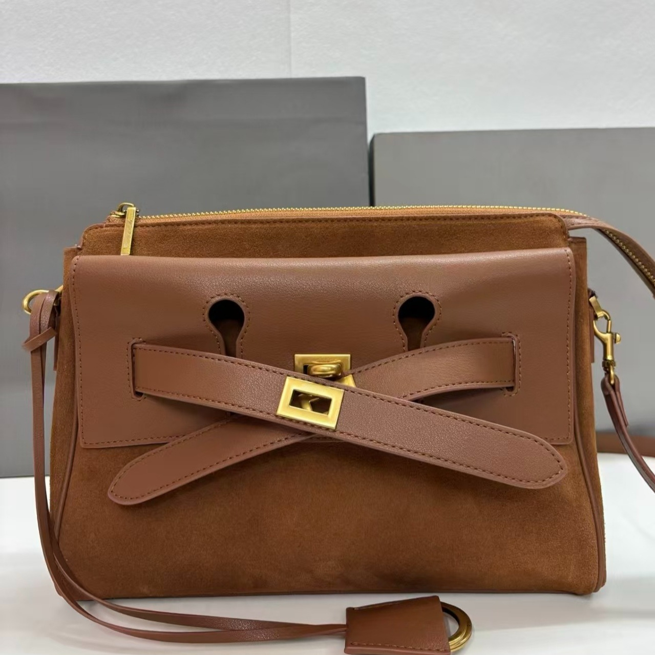 Luxury Designer Real Suede Leather Shoulder Bags For Men And Women Belair Satchel Messenger Bag Quality Motorcycle Totes Handbags Crossbody Bag College Bags 3438