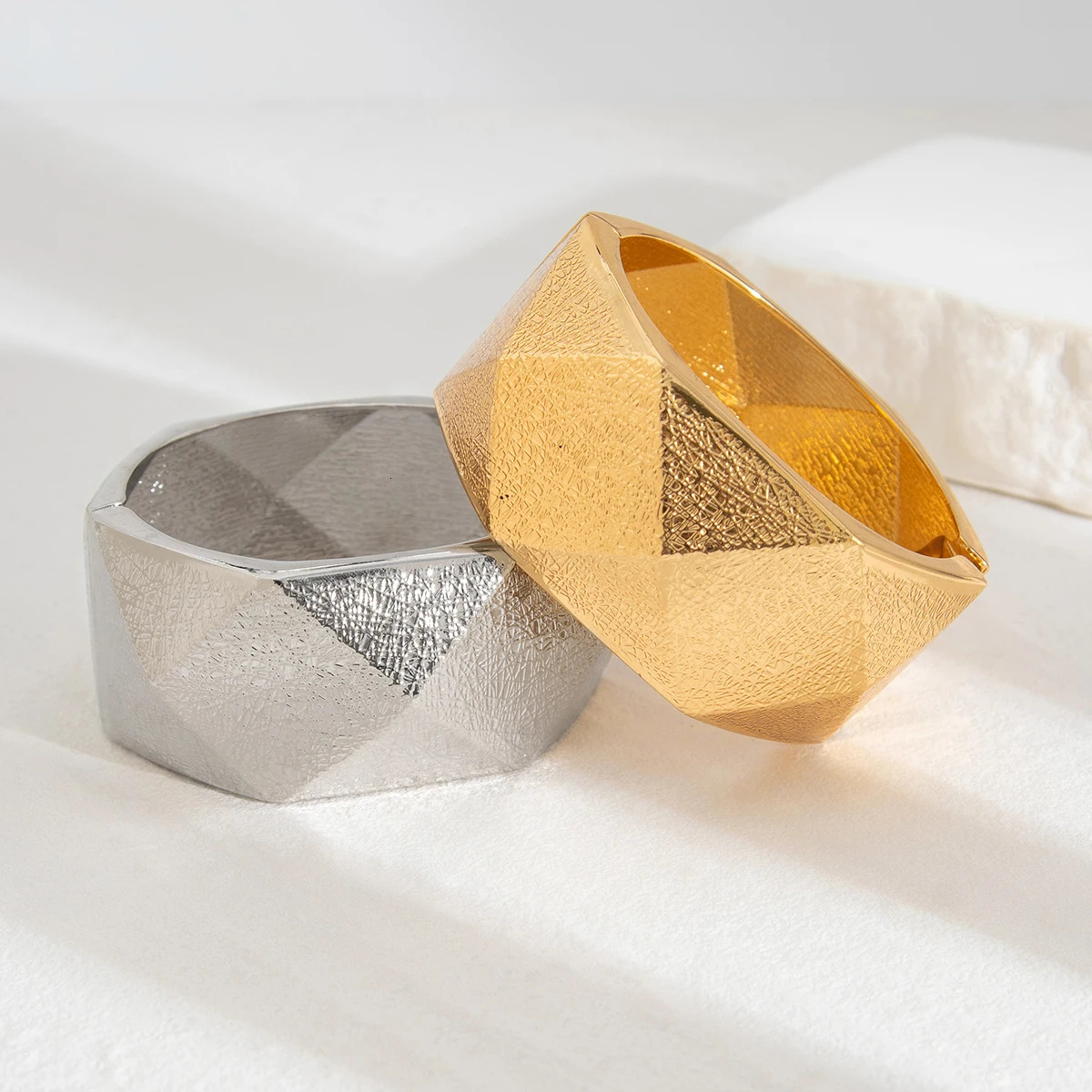 Ingemark 4 Styles Exaggerated Punk Heavy Metal Wide Cuff Bangles Women Hip Hop Geometric Spring Bracelet Steampunk Jewelry Men 250327