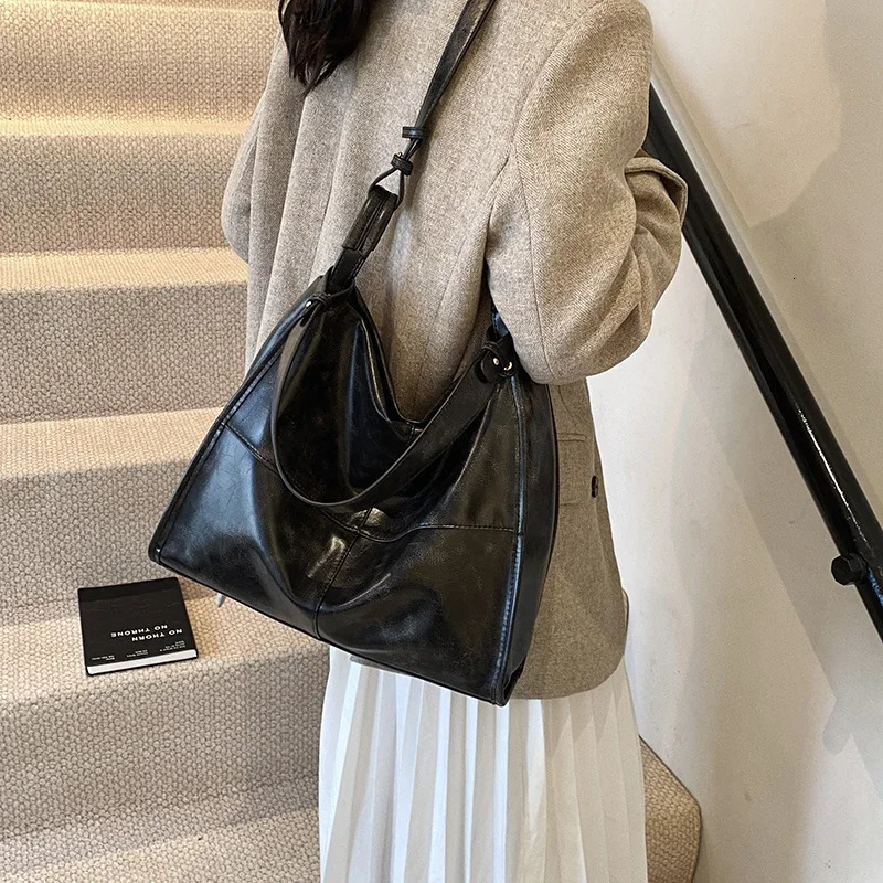 LEFTSIDE PU womens leather shoulder bag Y2K Korean fashion trend retro womens cross body bag womens handbag and wallet 250402