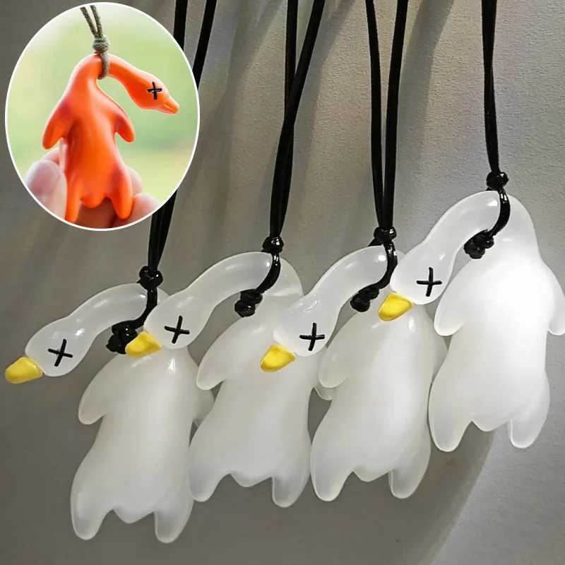 12pcs New Color Change Duck Keychain Fashion Funny Goose Pendants for Bag Car Keyrings Cute Cartoon UV Photochromic Key ChainsW251103