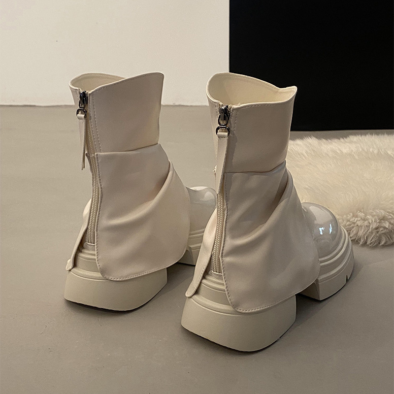 2025 new super hot thick sole multifunctional black women's single leg shorts, high-end designer fashion American boots