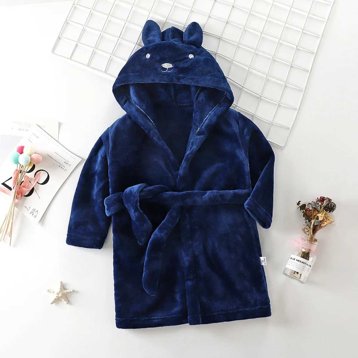 Personzed Autumn Winter Kids Hooded Bathrobe Baby Bath Robes Boys Girls Cartoon Rabbit Flannel Pajamas Long Sleeve Bathrobe C251104