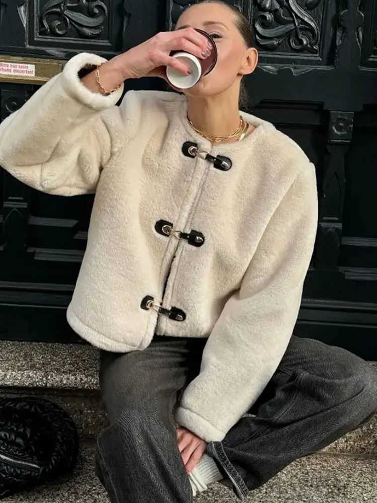 HH Woman Autumn Casual Fur Coats Long Sleeve ONeck Single Breasted With Pockets Loose Jacket Female Winter Warm Short Coat J251103