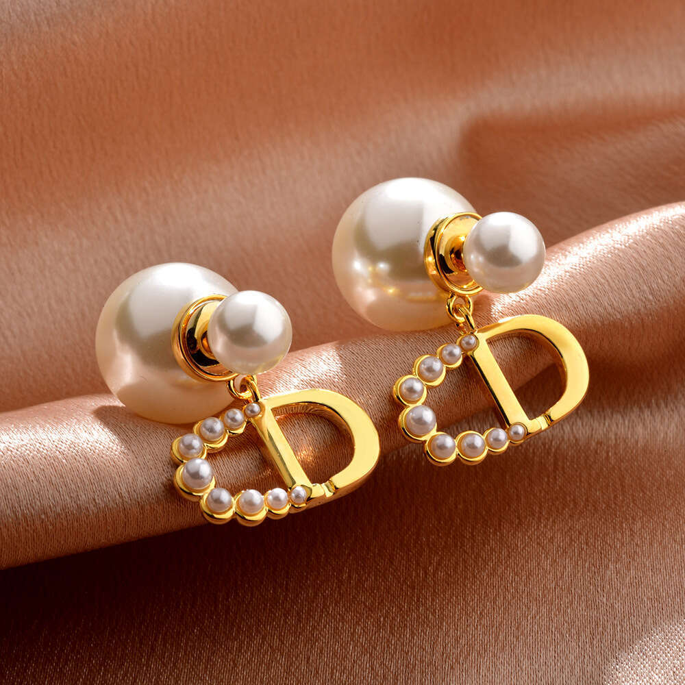 Two-Way Wear Pig Nose Letter Pearl Stud Versatile High-End Exquisite Light Personality Earrings for Women