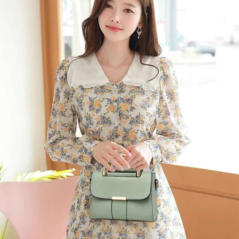 2025 New Fashion Women's Crossbody Bag PU Leather Flip over Crossbody Bag Small Handbag Designer Women's New Wallet Handbag2