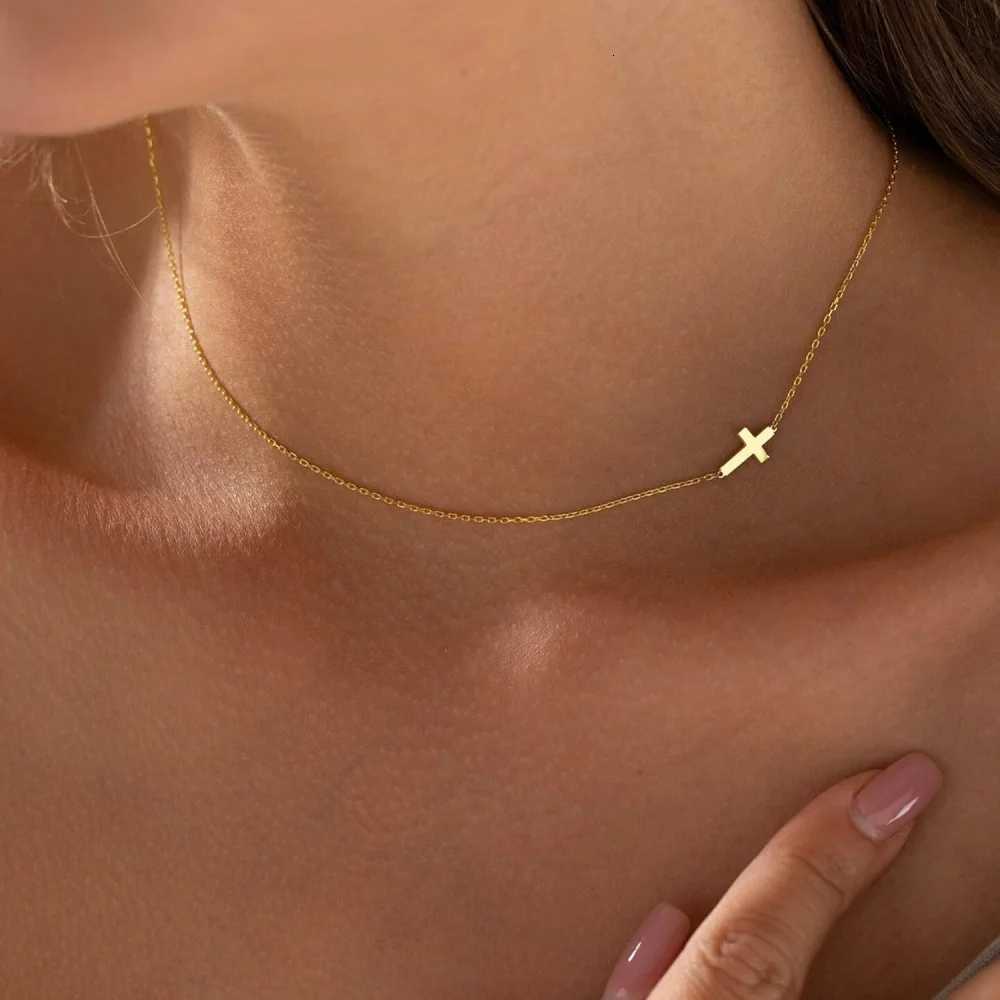 MEDFOLY Cross Necklace for Women 18K Gold Plated Dainty Tiny Sideways Cross Choker Necklace Adjustable Trendy Faith JewelryXJ251104