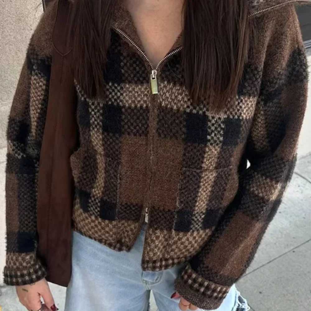 Vintage Plaid Woman Jacket Single Breasted Office Lapel Pocket Casual Thicken Coat Ladies Spring High Street Warm Outwear 2025 J251103