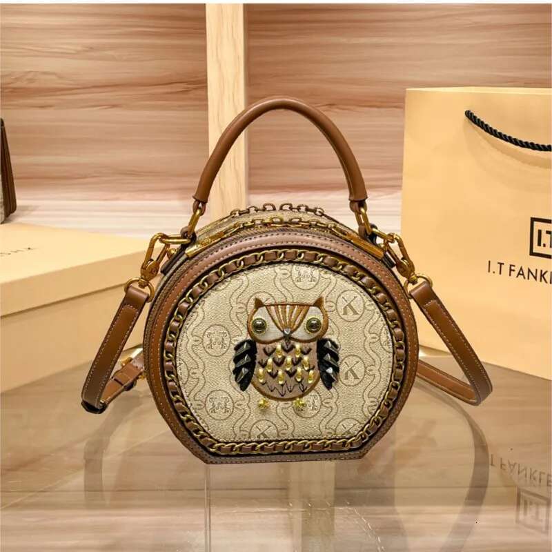 Women's Handbag Light Brand Handheld Round New 2024 Premium Genuine Leather Shoulder Designer Retro Crossbody Bag