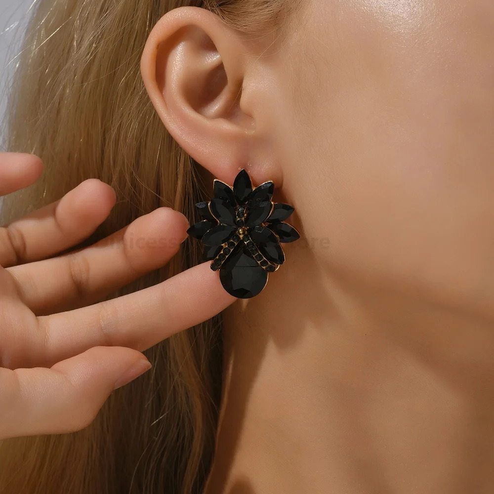 Korean fashion colored transparent crystal stud earrings with ious n highquality flowers unique retro pendant jewelry 250326