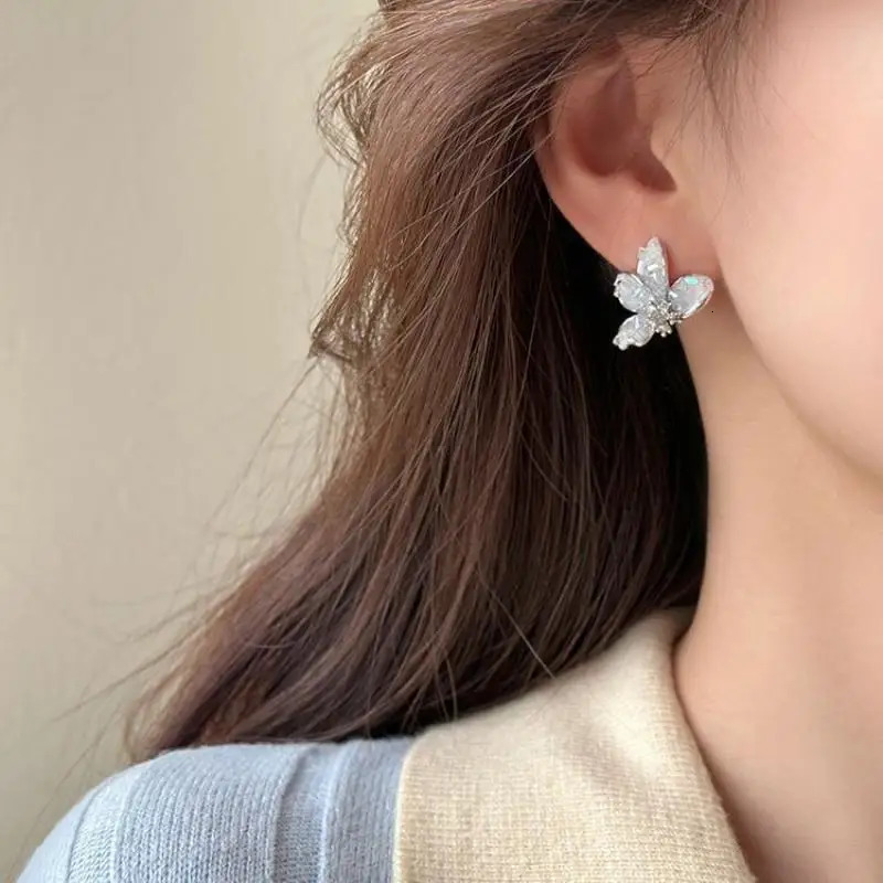 Korean Fashion Colored Crystal Flower Butterfly Earrings Exquisite and Elegant Wedding Party Jewelry Gifts 250326