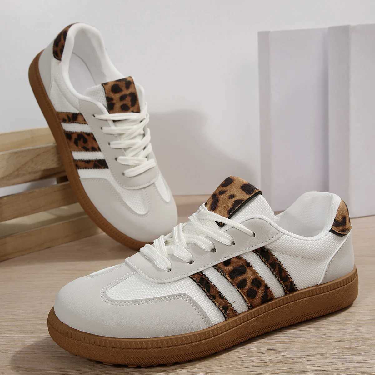Fashion Leopard Striped Print Sneakers Women 2025 Autumn Non Slip Flat Heels Casual Sport Shoes Woman Platform Trainers Woman X251104