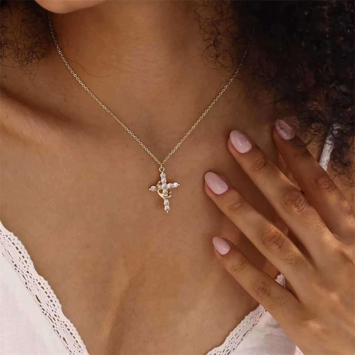 Rotatable Crown Inlaid Zircon Cross Pendant Necklace For Women Men Christian Cross Stainless Steel Chain Choker Prayer JewelryXJ251104