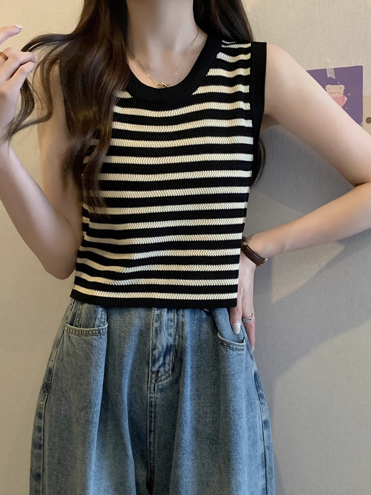 Striped camisole small vest for women's summer slimming appearance, outside and wearing on the inside, covering flesh, sleeveless knitted casual 