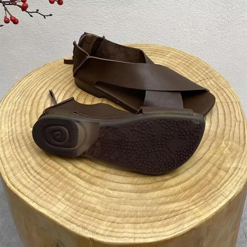 Classics Summer Women Sandals Casual Beach Simple Sandals Solid Color Leather Female Retro Soft Non-slip Roman Ladies Shoes 250411