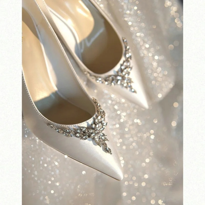 White Women Bridal Wedding Shoes Silk Satin Rhinestone Crystal Shallow Pumps Stiletto High Heels 251103
