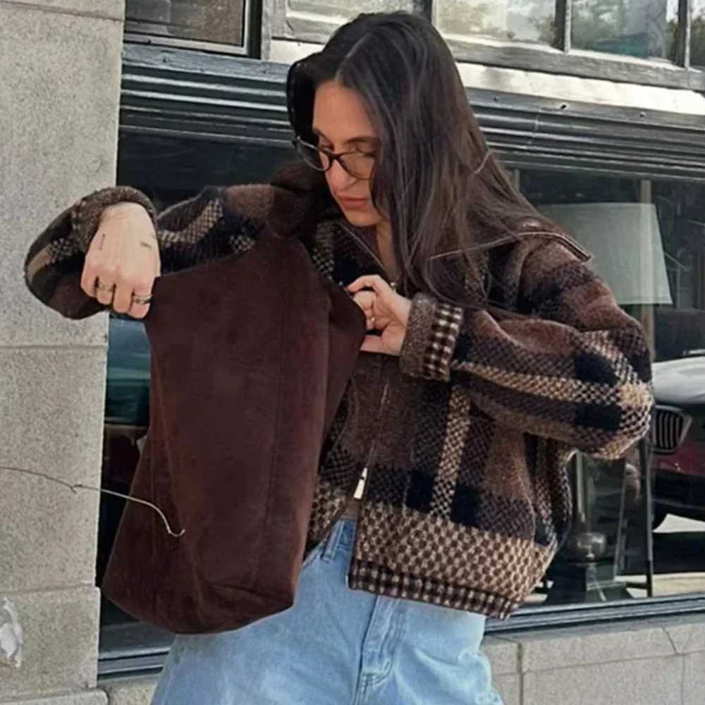 Vintage Plaid Woman Jacket Single Breasted Office Lapel Pocket Casual Thicken Coat Ladies Spring High Street Warm Outwear 2025 J251103
