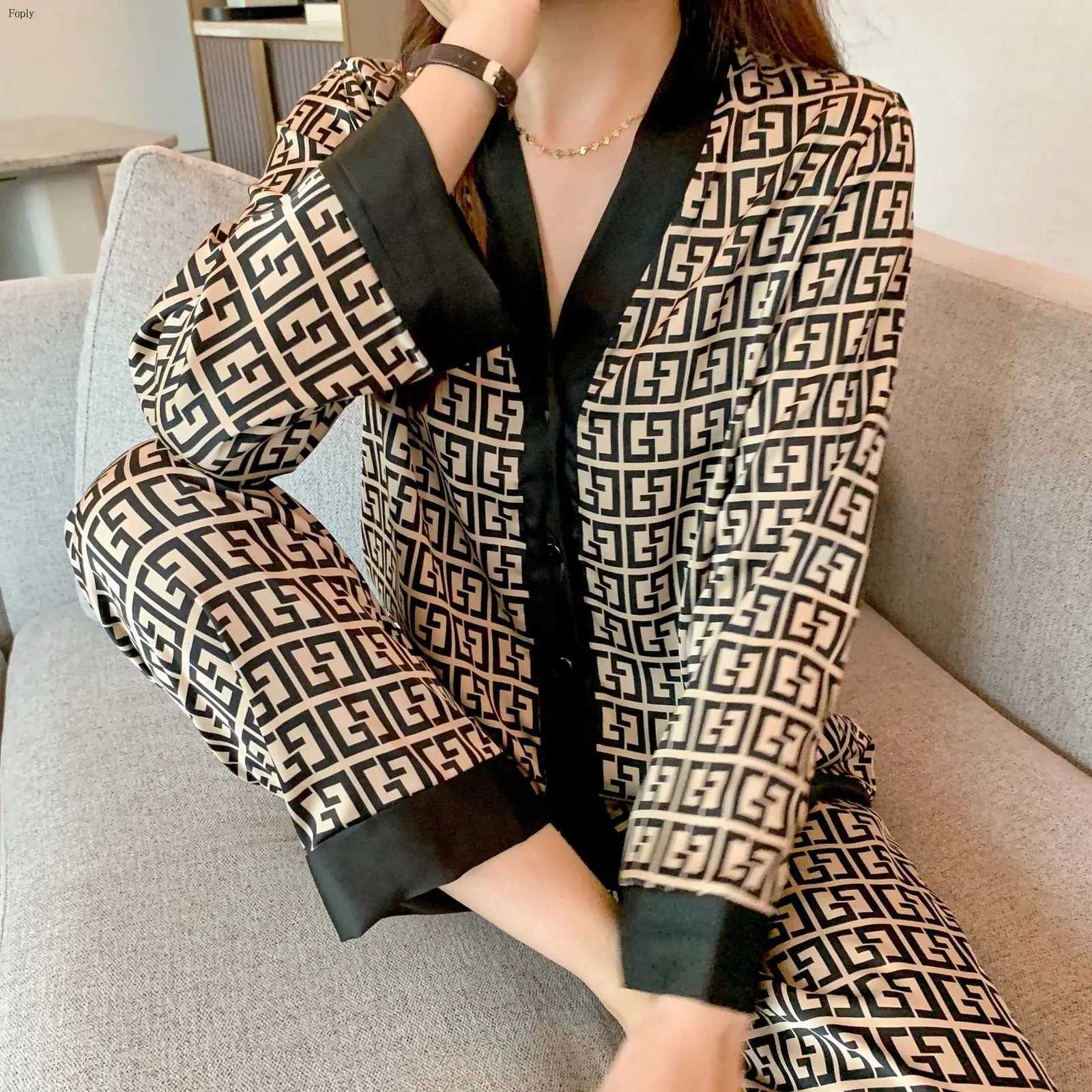 Designer Summer Pajamas Woman New Ice Silk Pyjamas Homewear Set Girls Long-Sleeved V-Neck Cardigan Simulation Silk Lapel Pijamas Homewear Y251104