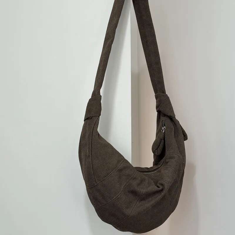 E Croissant 2025 New Niche Design Large Capacity Old Casual Shoulder Fashionable Lazy Crossbody Bag For Men And Women