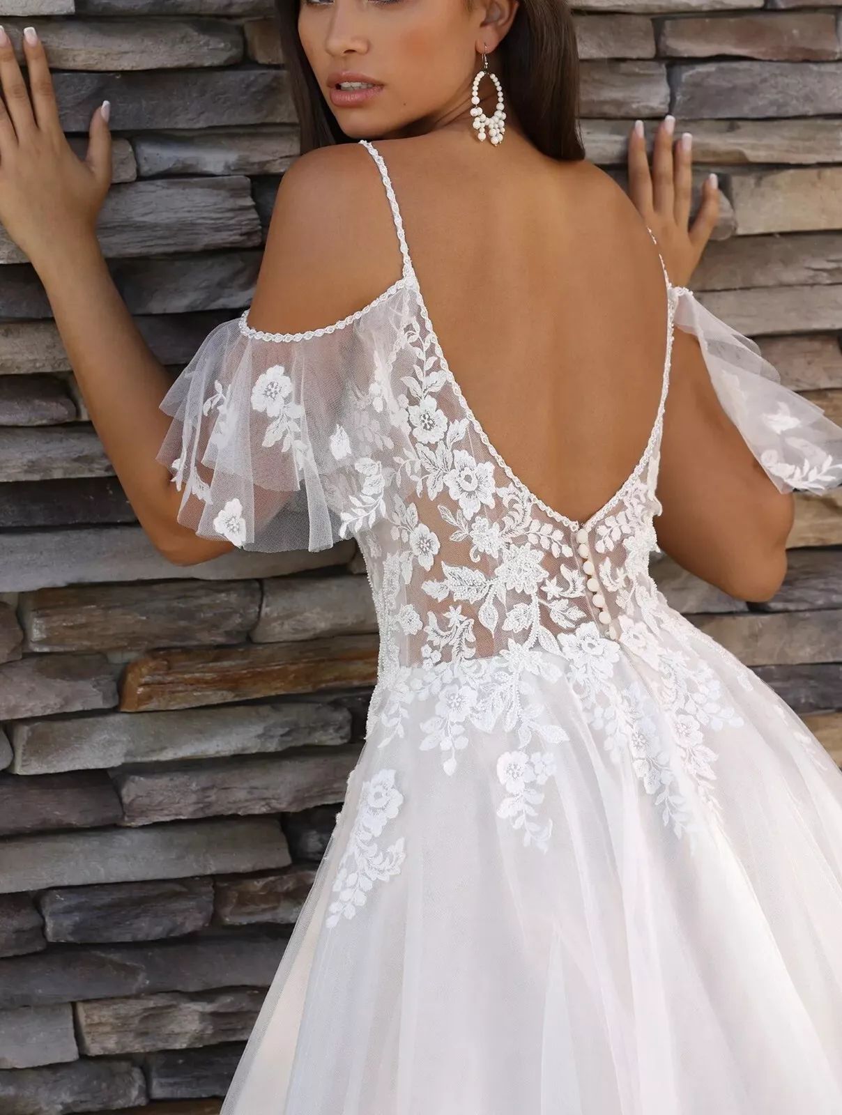 Sexy Backless Beach Wedding Dress Spaghetti Straps Long A-Line Boho Bridal Gown Lace Appliques Drop Sleeves