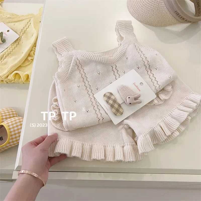W637 Clothing Sets Baby Girls Summer Set 2024 New Solid Color Knitted Ruffled Sleeveless Top+Shorts 2-piece Childrens and Girls Set Childrens Clo