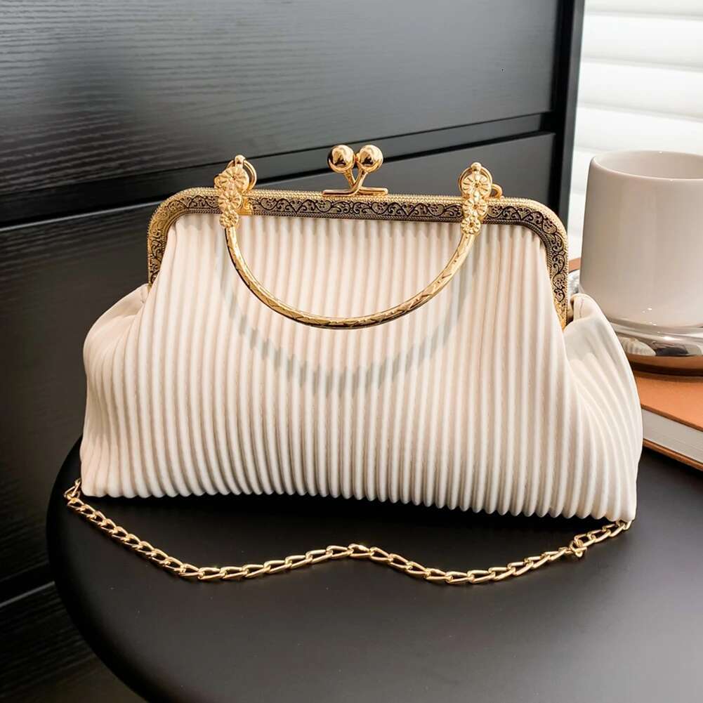 2025 New Women's Evening Dress Designer Elegant PU Leather Handbag Designer Exquisite Party Handbag Wallet Wedding Bag Cushion2