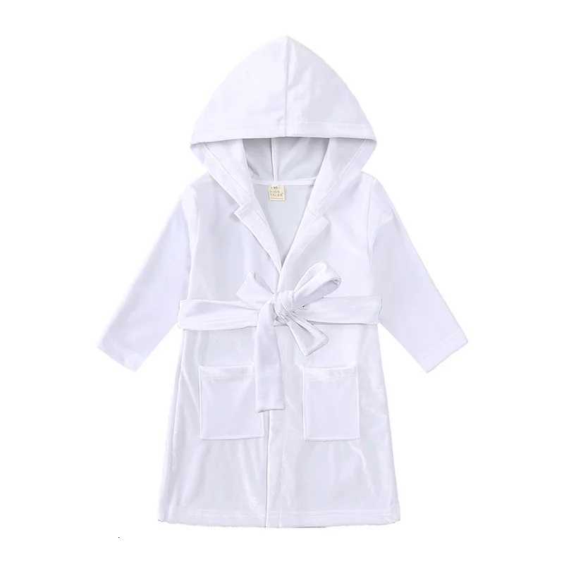 Luxury Personzed Embroidered Baby Dressing Gown Bath Robe Soft Lightweight Velvet Bath Robe 1st Birthday Baby Gift for Kids C251104