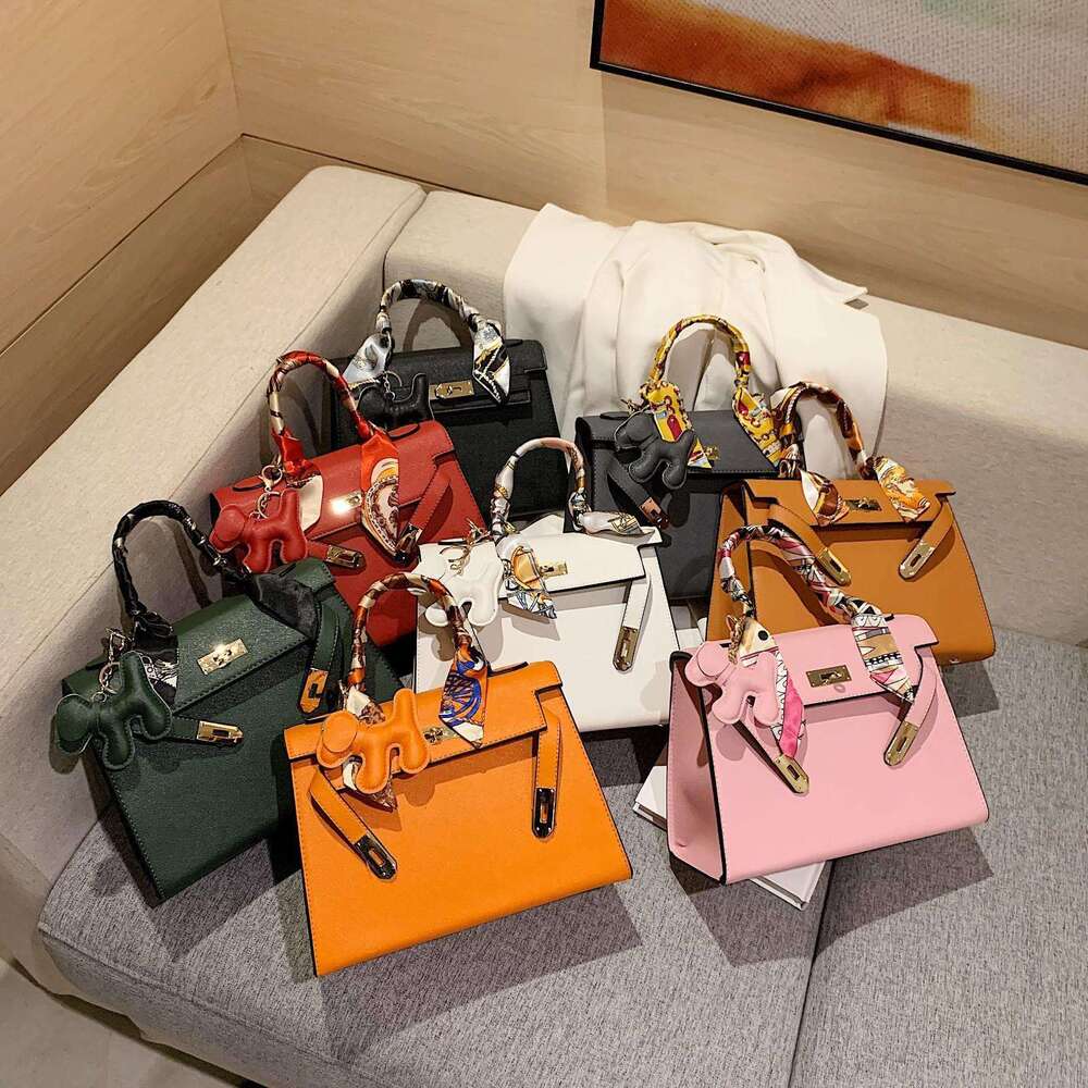 Kelly Mini 2022 New Internet Celebrity Large Capacity Handbag Women's Style Versatile Bride Bag