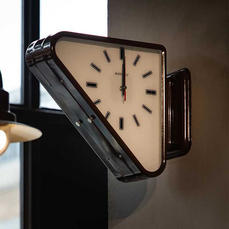 Living Room Minimsm Clocks Two-sided Wall Clocks Triangle Modern Clock Mechanism Silent Design Clock Watch for Decoration C251104