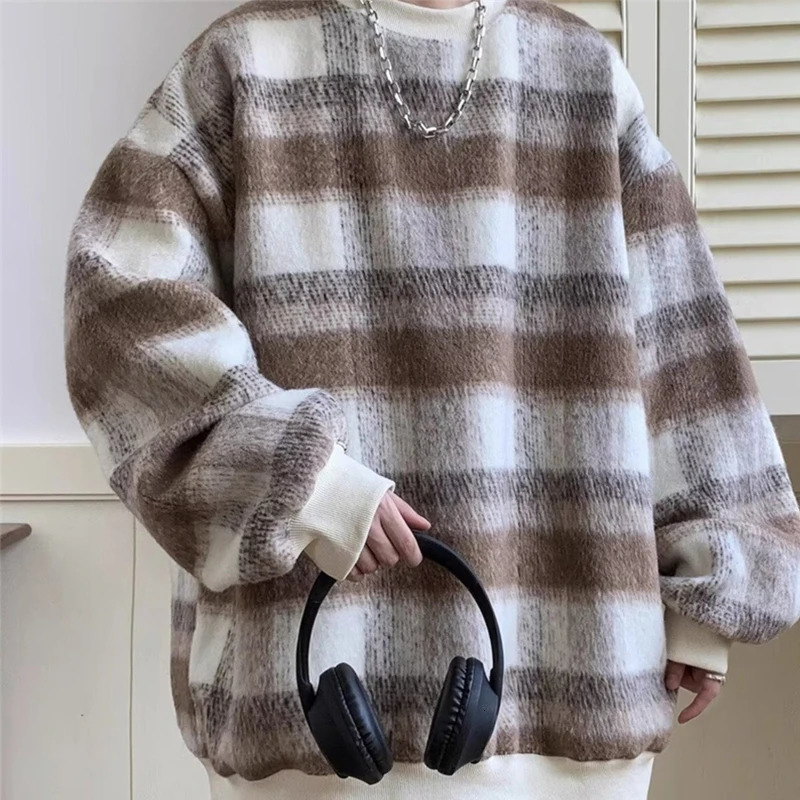Autumn Plaid wool round neck sweatshirt for men Y2K retro gradient striped pullover hoodie High Street loose knit clothing 250321