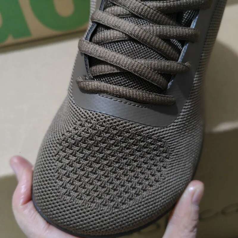 Hot Sale 4E Wide Last Mid-top Outdoor Barefoot Top Quality Flat Indoor Fiess Sneakers Light Weight Walking Shoe