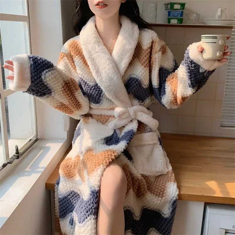 Fashion Womens Pajamas Cute Pijama Winter Sleepwear Warm Robe Sets Long Home Wear Bathrobe Plus Velvet Warmth Coral Fleece Nightgown Y251104