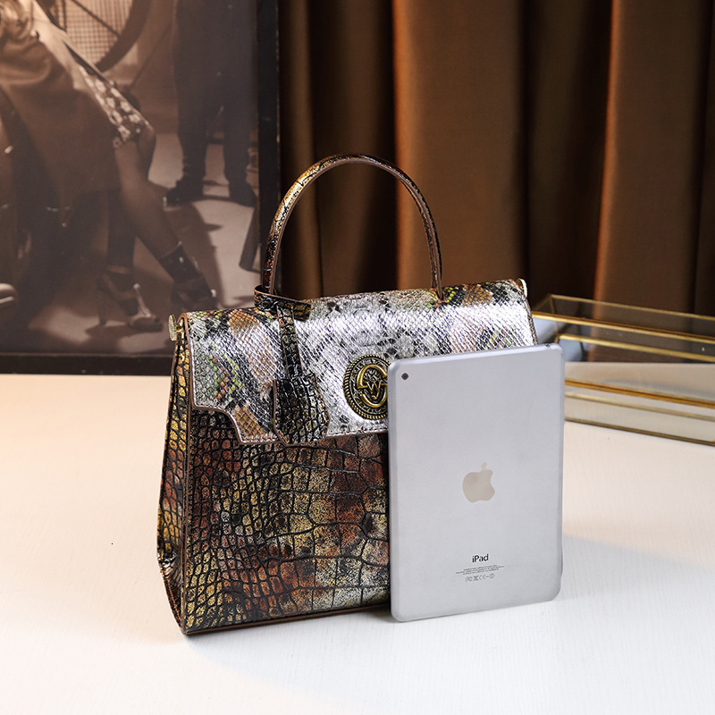 Fashionable And Versatile Women's Handbag With Crocodile Pattern, Snake Pattern Temperament, Single Shoulder Crossbody Bag 7910