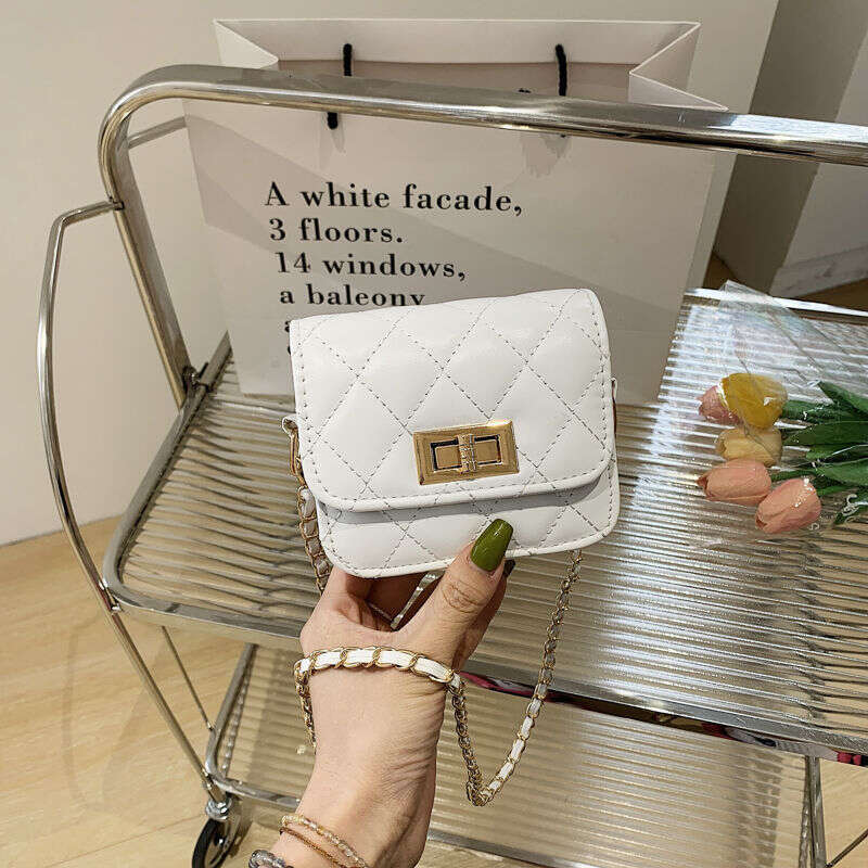 Xiaoxiangfeng diamond grid chain for women 2025 new trendy and versatile crossbody chic Korean version small bag mini