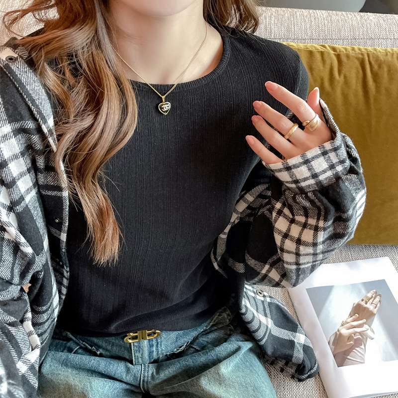 Carefully selected shoulder length long sleeved top for women in spring autumn and winter paired with a new round neck for a luxurious lookC anb ew or