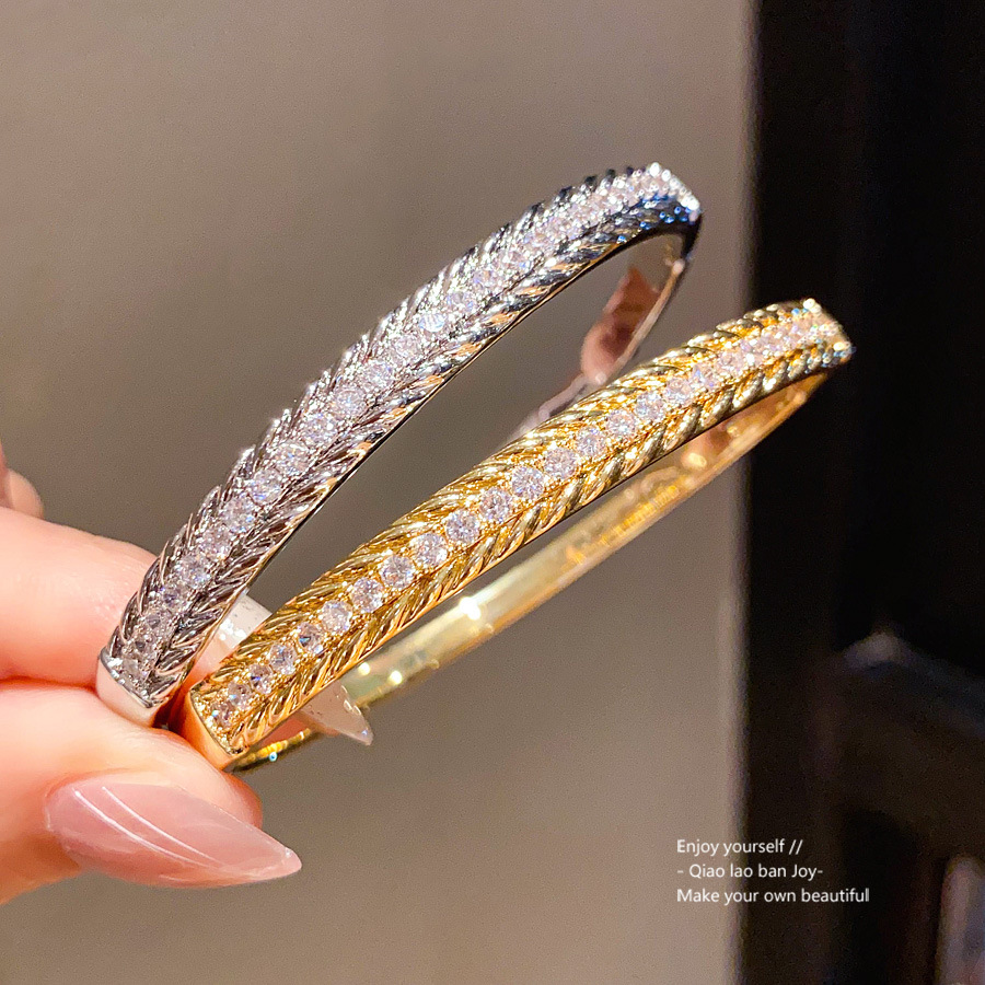 Gold Toned Bangle With Crystal And Braided Textures Delicate Daily And Luxurious Jewelry Gift For Her High Quality And Elegant Accessory Versatile Bou