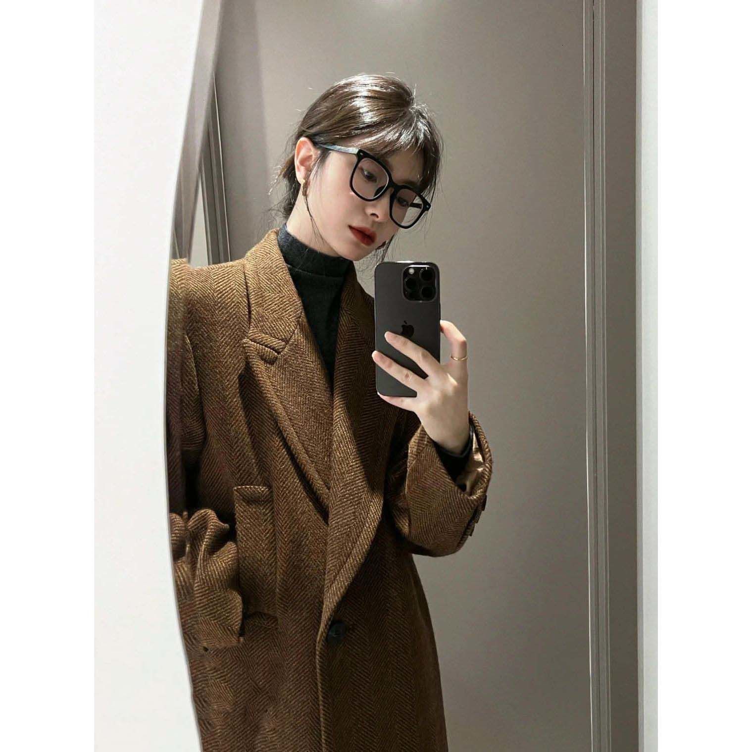 Winter Thickened Wool Coat for Women 2025 New Korean Style Petite High-end College Style Shoulder Wool Coat 241129