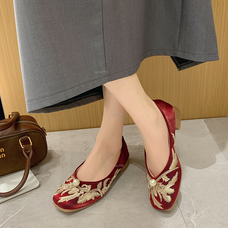 New Designer Sandals With Free Shipping Black Pointed High-heeled For Women In Spring Versatile Rhinestones Professional Work Commuting Women S Shoes 