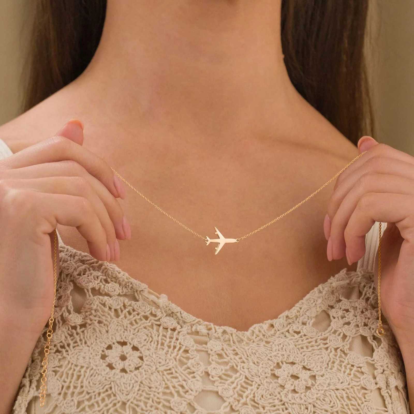 Elegant Stainless Steel Airplane Pendant Necklace - Fade-Resistant Sleek Hollow Design For MenXJ251104