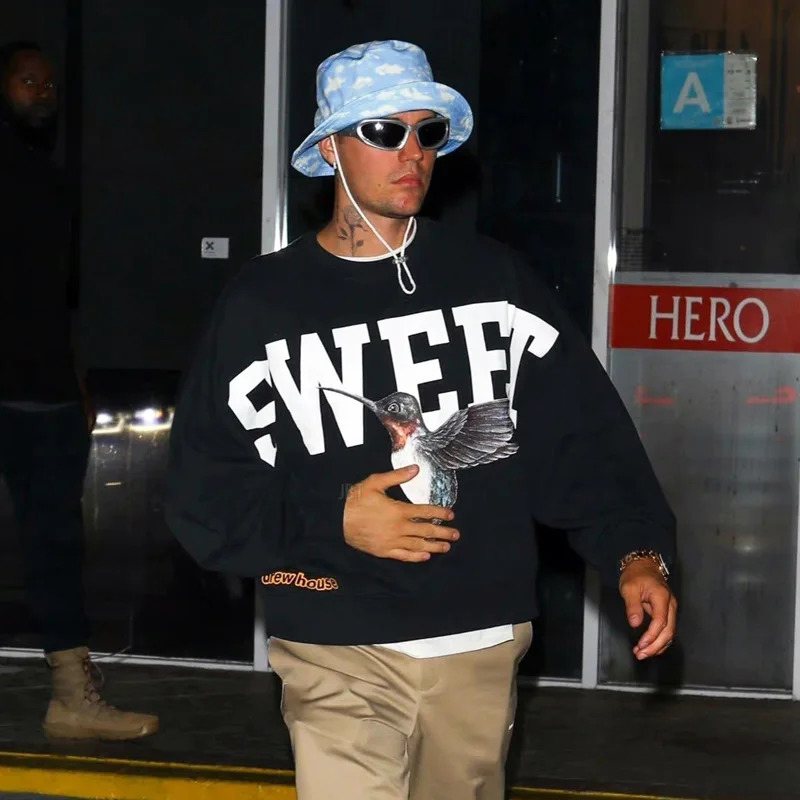 Fashion Menswear Europe and The United States Bieber Hummingbird Print Loose Round Neck Plus Fleece Hoodie Personality 250321