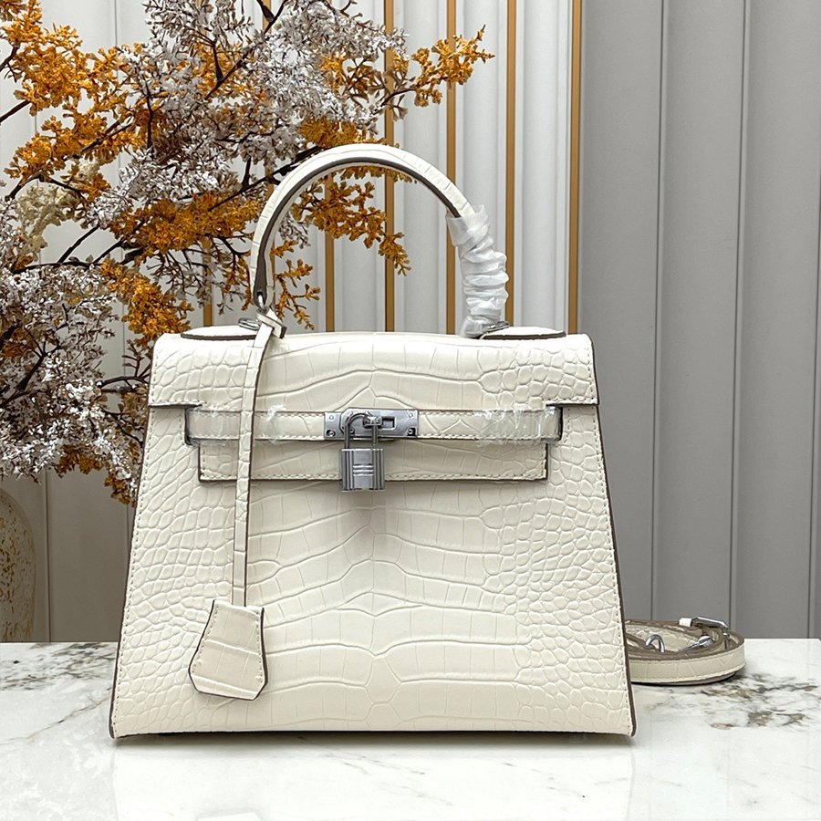 Designer Handbag Luxury Crocodile Grain Totes Bag Large Capacity Classic Silver Buckle Bag Casual Bag Letter Floral Pattern Versatile Fashionable